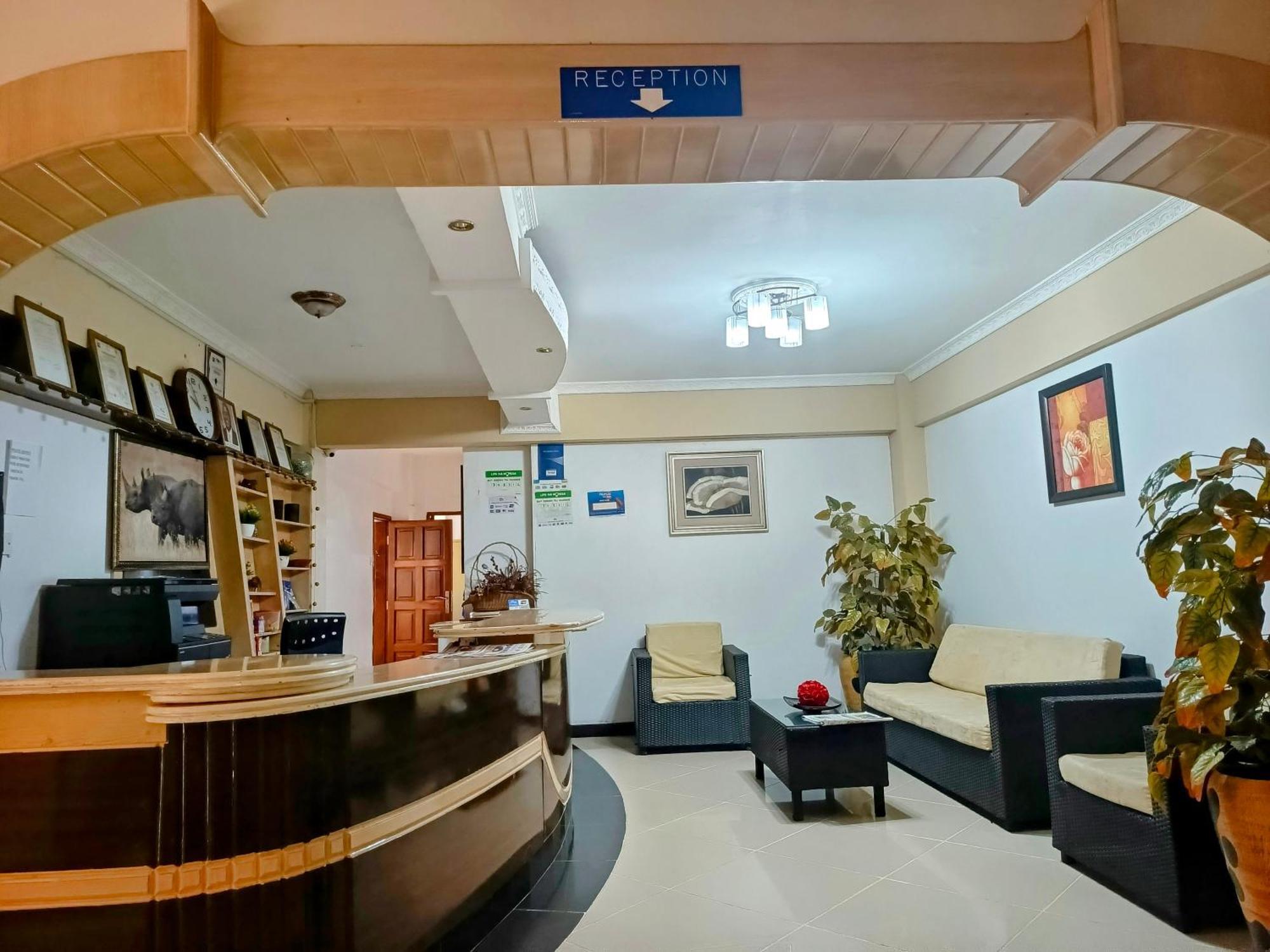 Meru Paramount Exterior foto